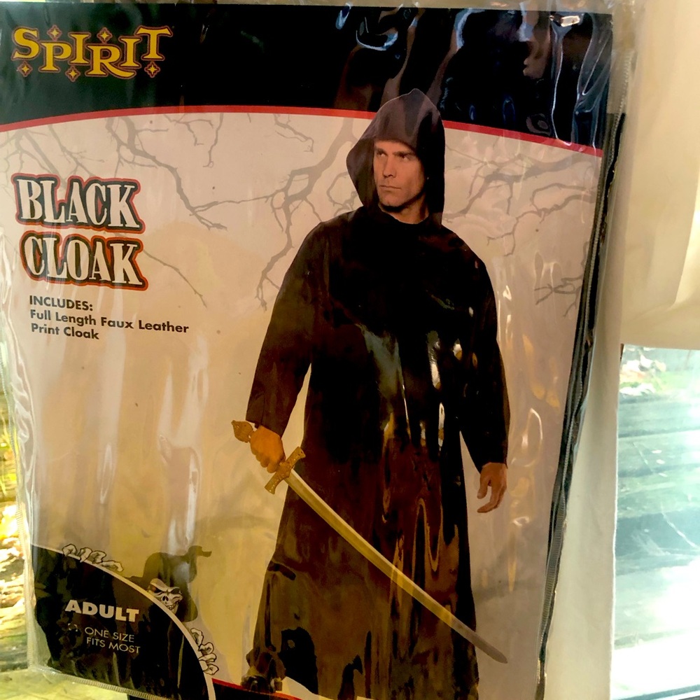 Black cloak Halloween costume